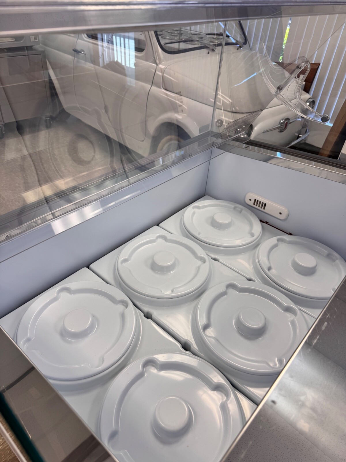DEMO - ISA Cold Wall Display Case - 6 Flavors