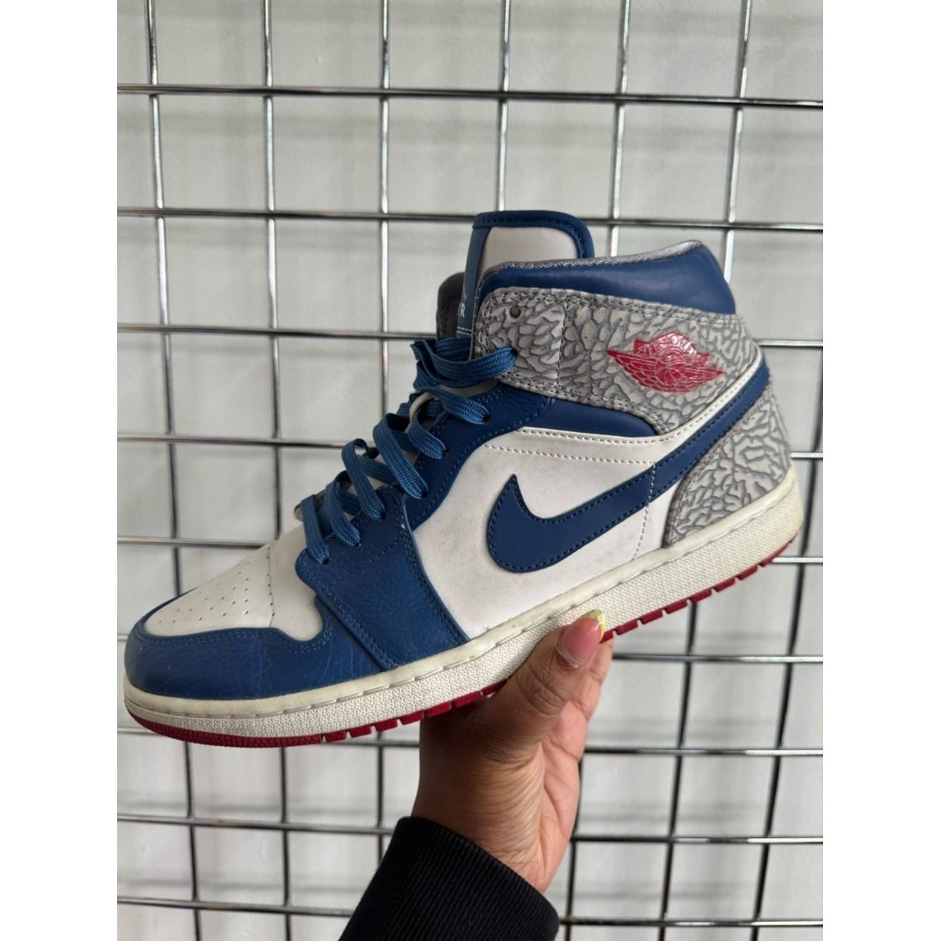 Nike Air Jordan 1 Mid True Blue 554724-107 Men Size 13 White Blue Red Sneaker