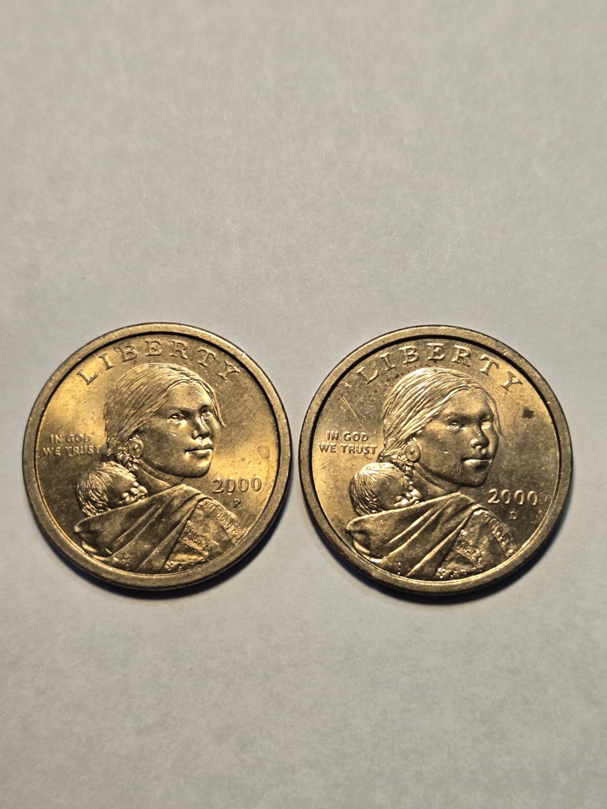 2000 P & D Sacagawea Dollar Coin Set (2 Coins) Lightly Circulated Coins Shown