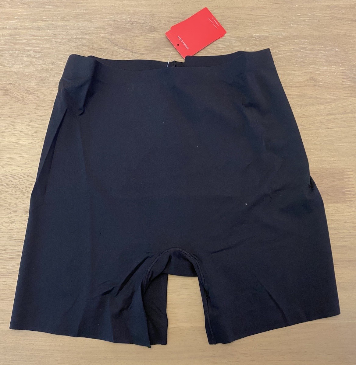 NWT SPANX Thinstincts Women's Lightweight Shape/Sculpt Girl Short Large Black