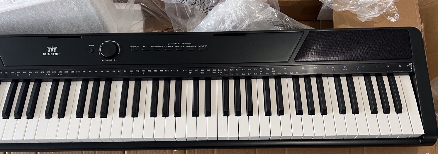 MUSTAR DIGITAL PIANO 88 WEIGHTED KEYS - MEP-1100 - INCLUDES STAND, PEDAL, CASE