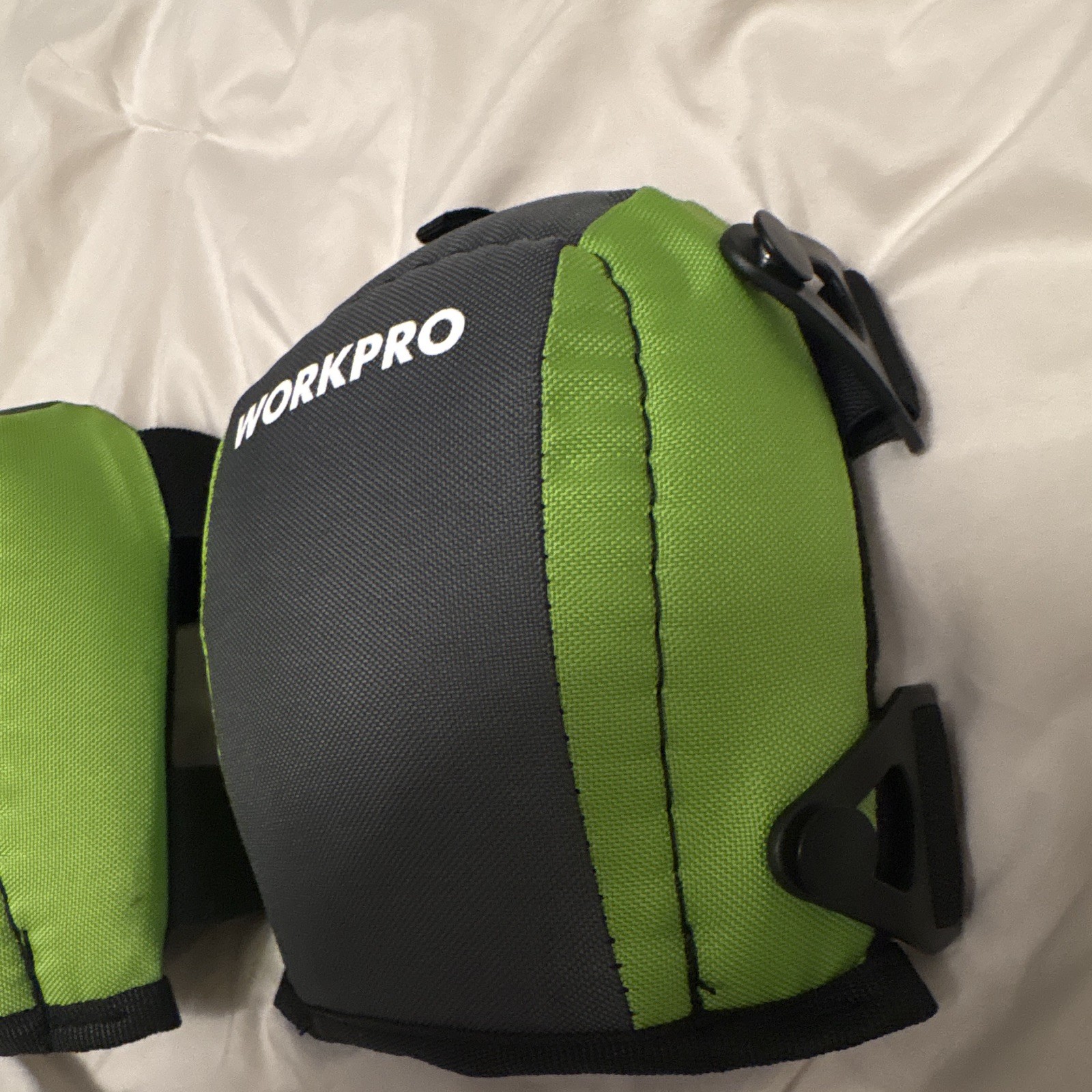 WORKPRO Knee Pads Garden Flooring Comfortable Knee Cushion Nylon Foam Padding
