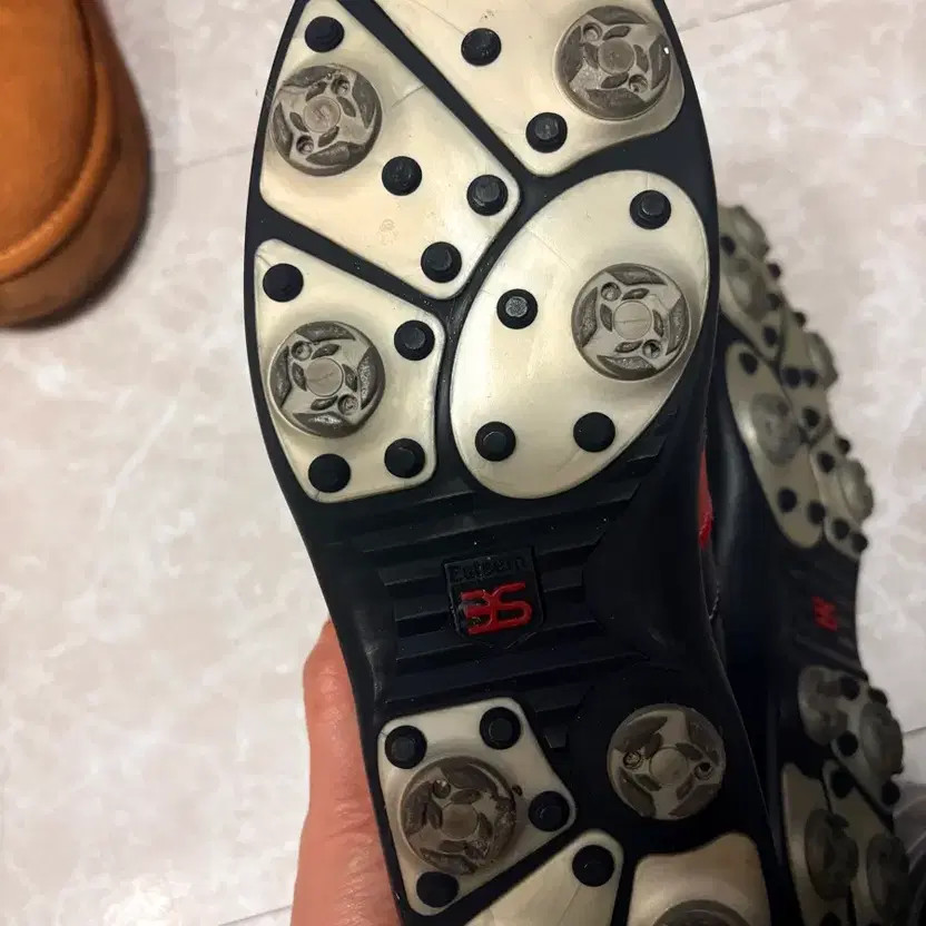 Esteem Golf Shoes 235mm - Spike Sole, Cushioned, Good Condition