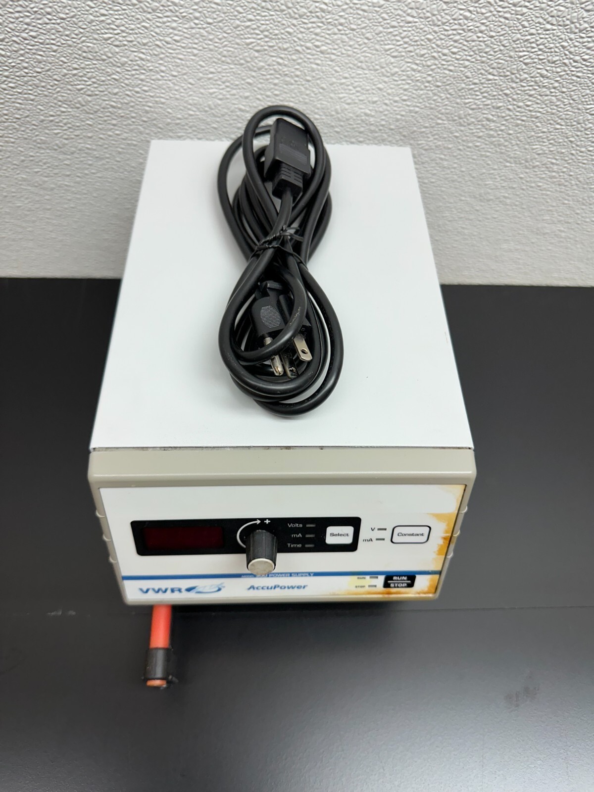 VWR AccuPower Model 300 Power Supply