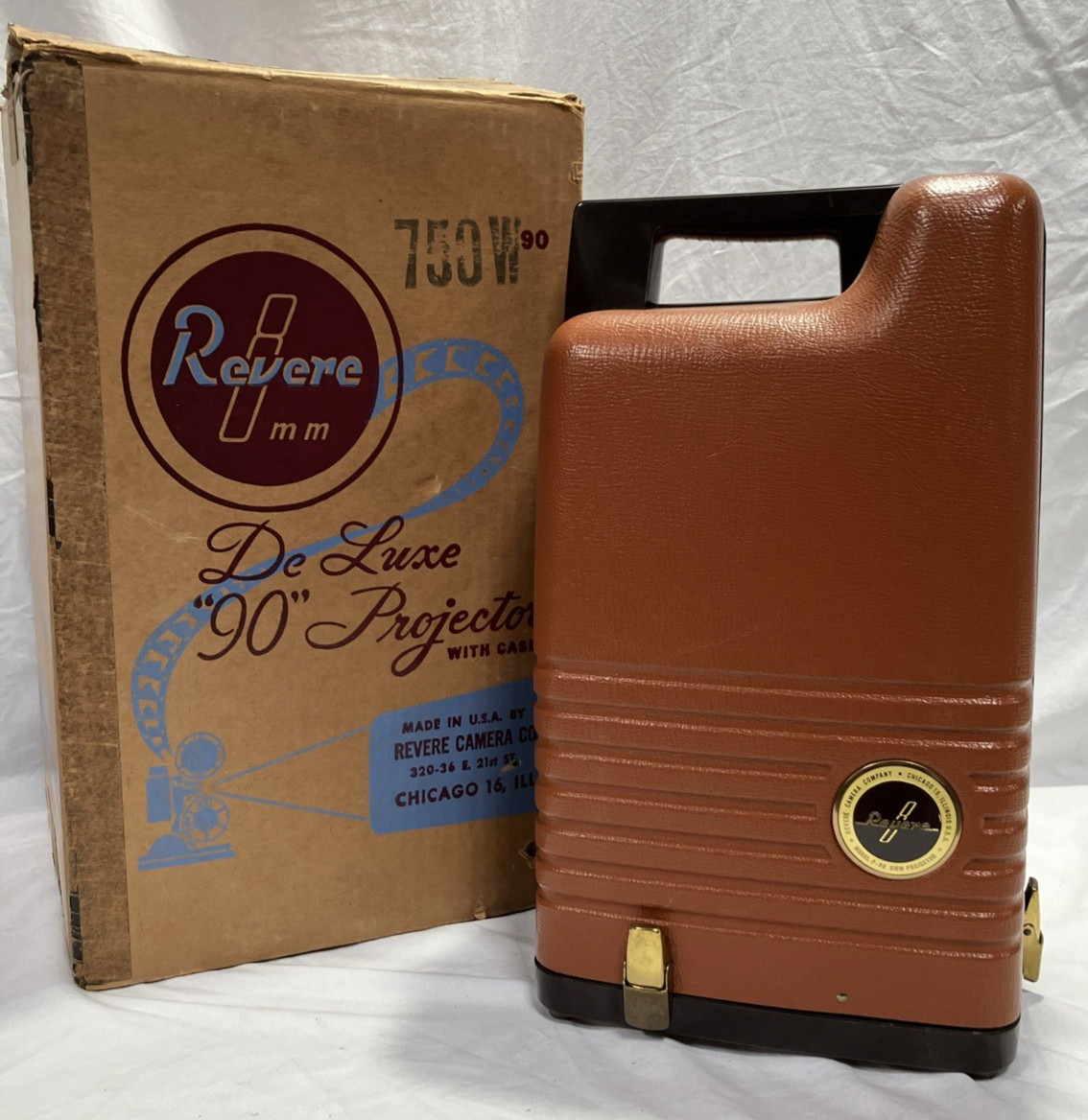 Vintage Revere Deluxe Model P.90 8mm Movie Projector W/Case & Original Box Works