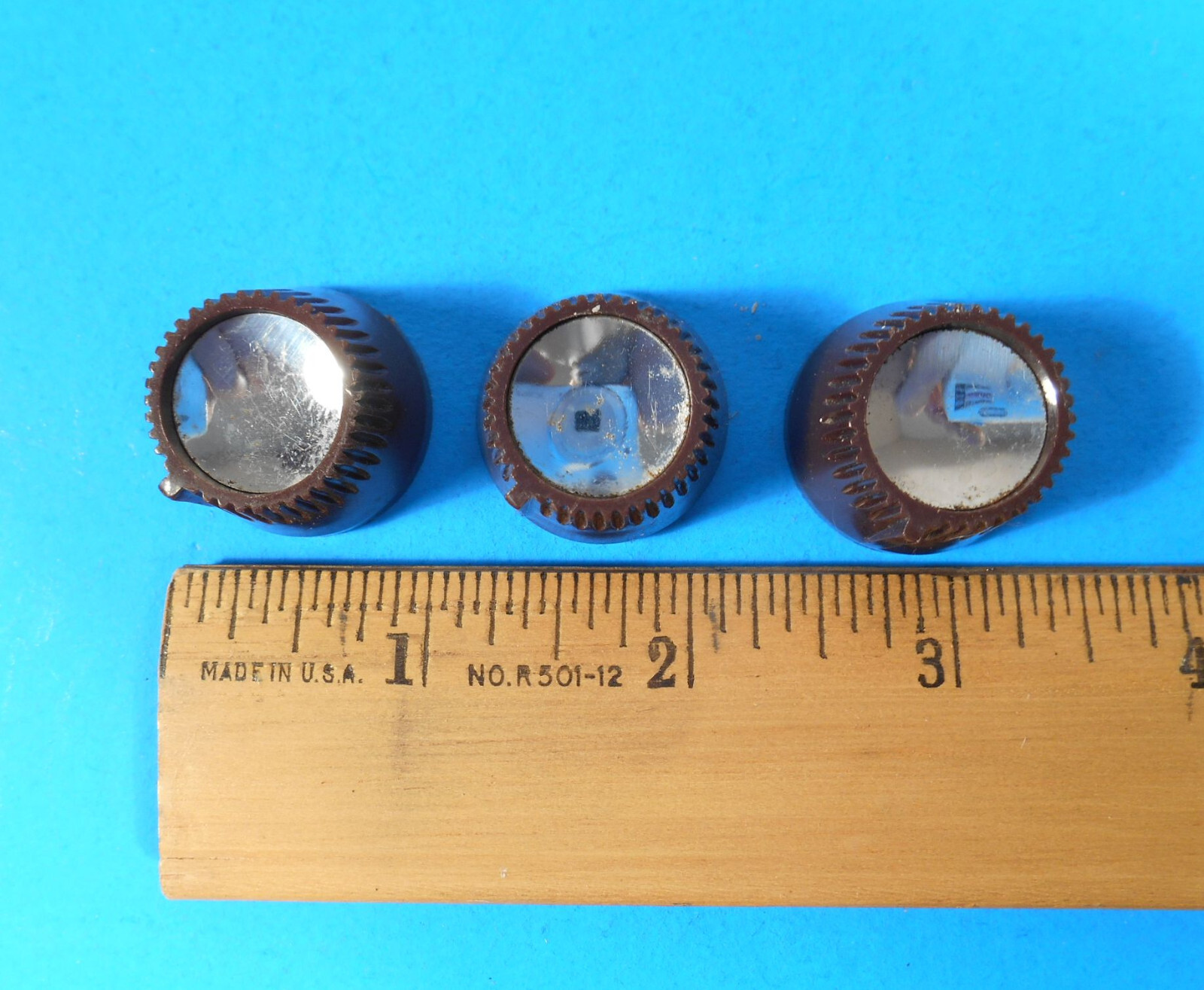 Lot of 3 Vintage 1950s Ribbed Radio Pointer Knobs Chrome Centers