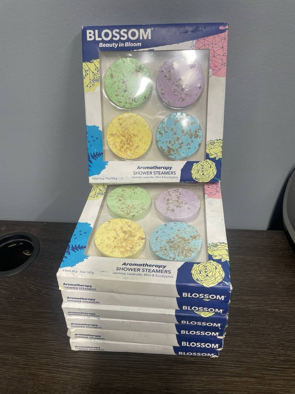 BLOSSOM Beauty in Bloom Aromatherapy Shower Steamers 4-pack (LOT OF 7)