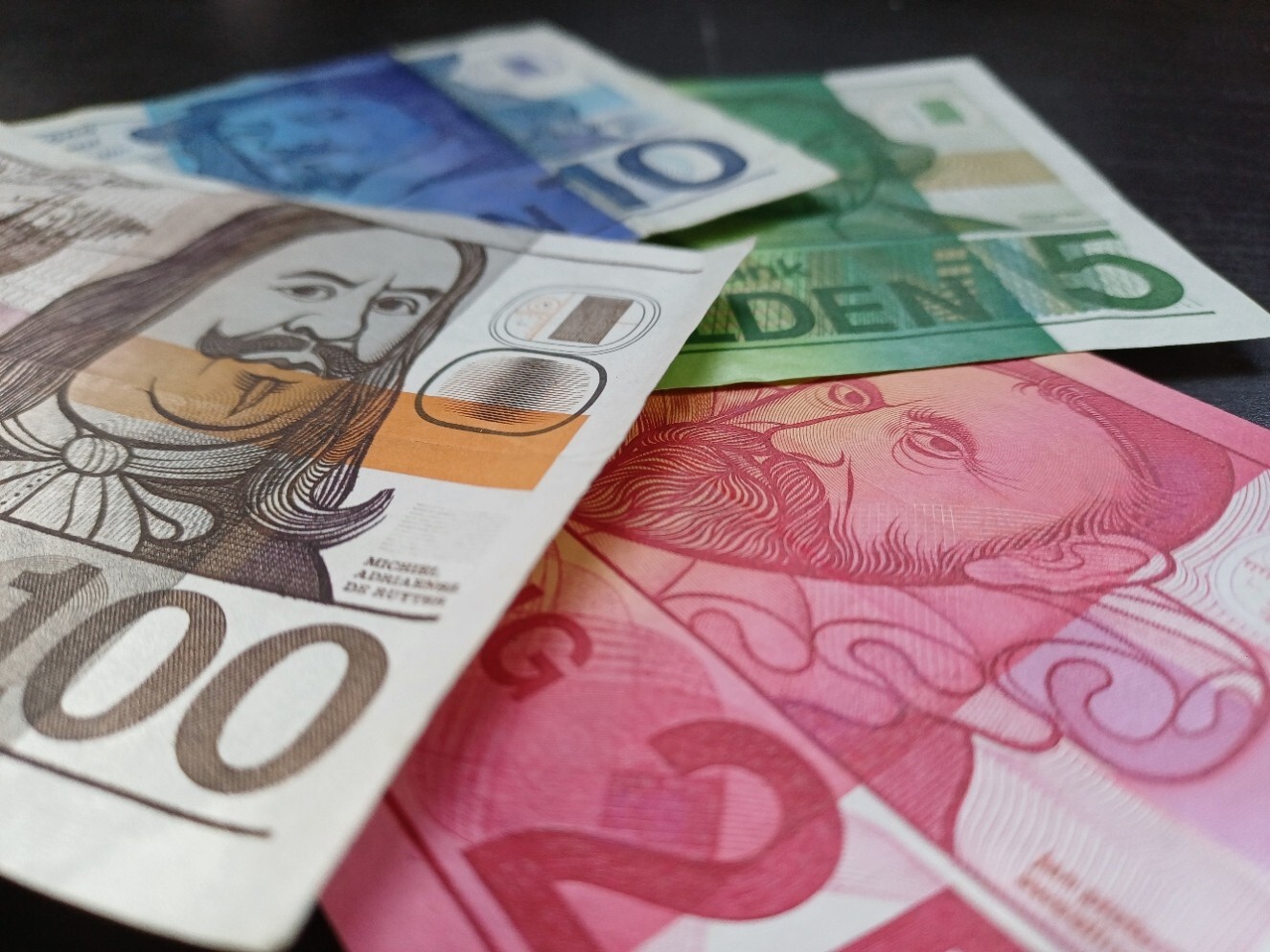 NETHERLANDS BANKNOTES X 4: COLOURFUL SET FROM THIS TRULY ICONIC SERIES