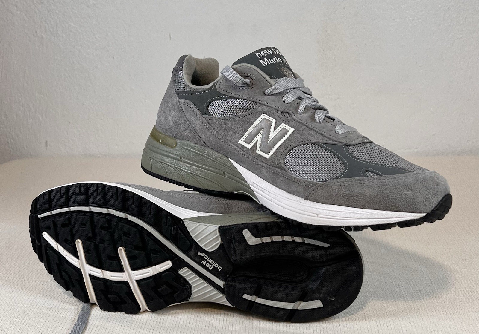 New Balance 993 Men's Gray Running Shoes Made in USA Suede Mesh Lace-Up Size 9.5