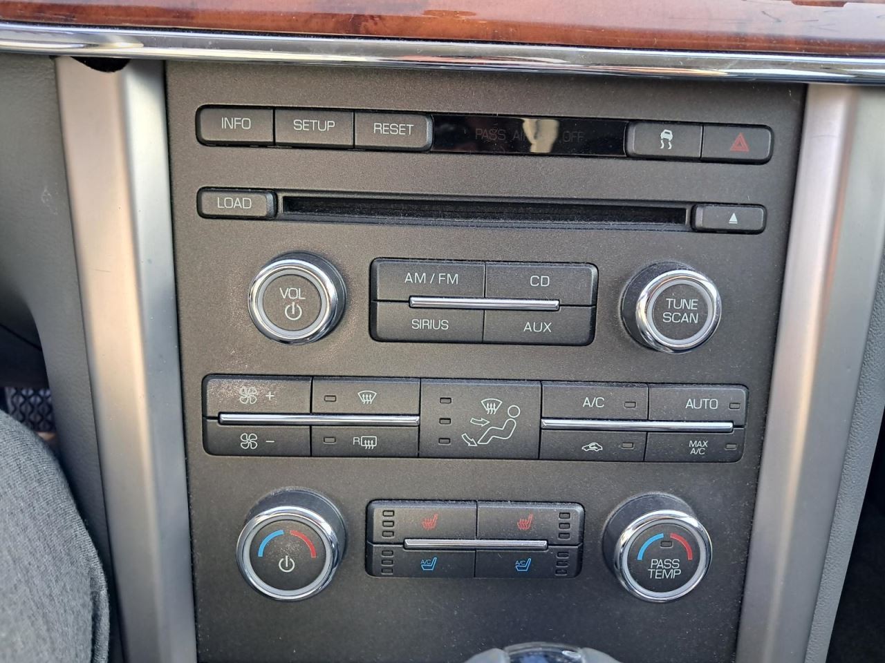 MKZ 2010 Glove Box 4869932