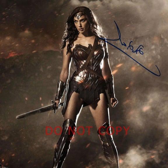 Gal Gadot Wonder Woman SIGNED reprint 8x10 Photo Autographed RP #4