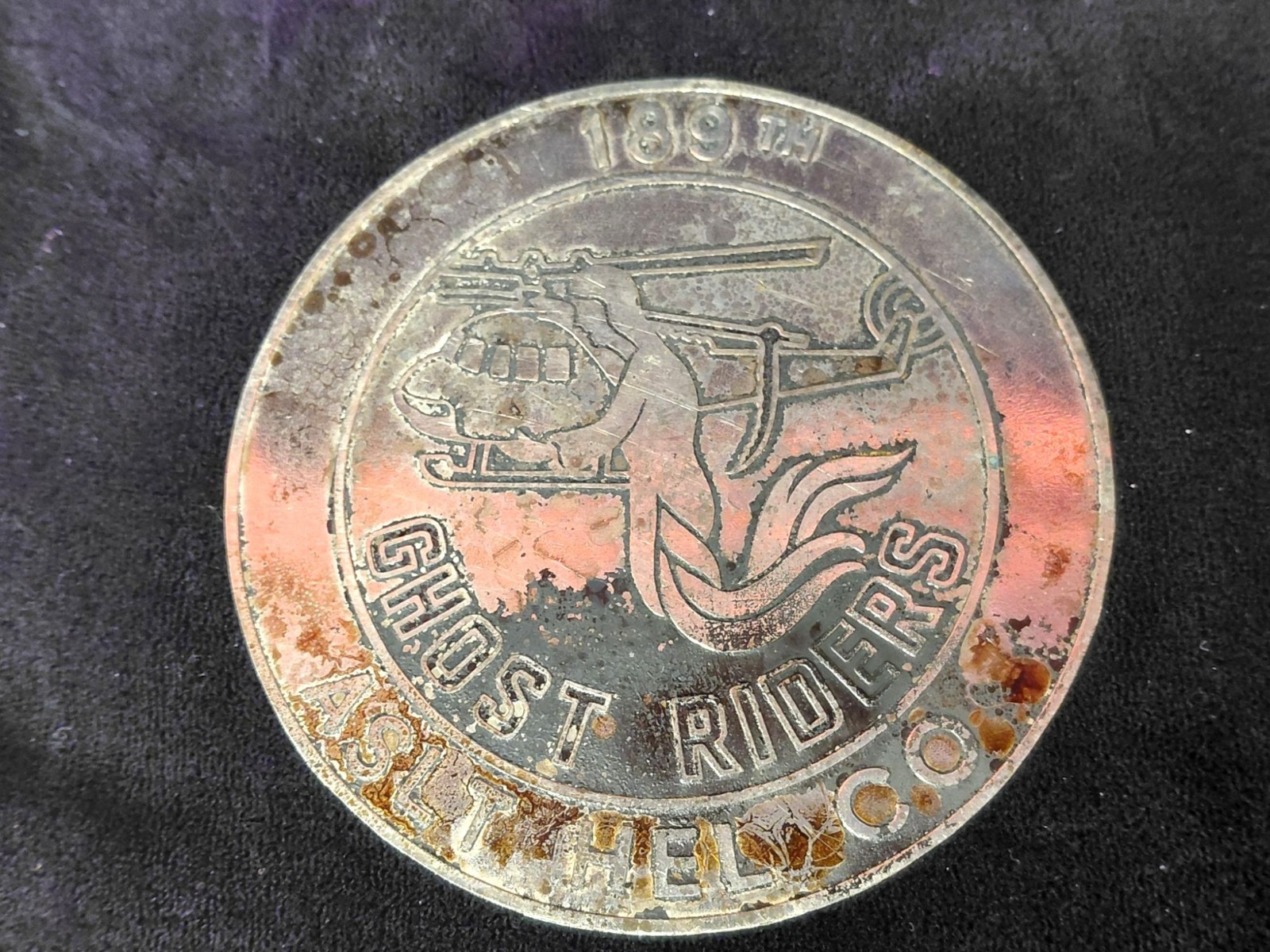 189th Ghost Riders Assault Helicopter Co Vtg Metal Medallion Plate - Military