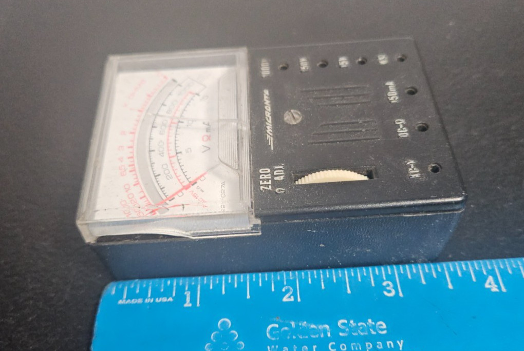 VOLTAGE METER. VINTAGE MICRONTA MADE IN KOREA. UNTESTED