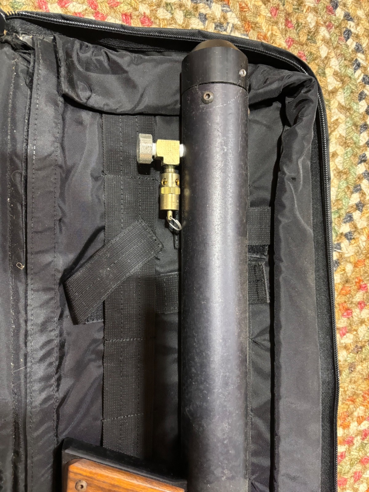 Semi automatic paintball launcher