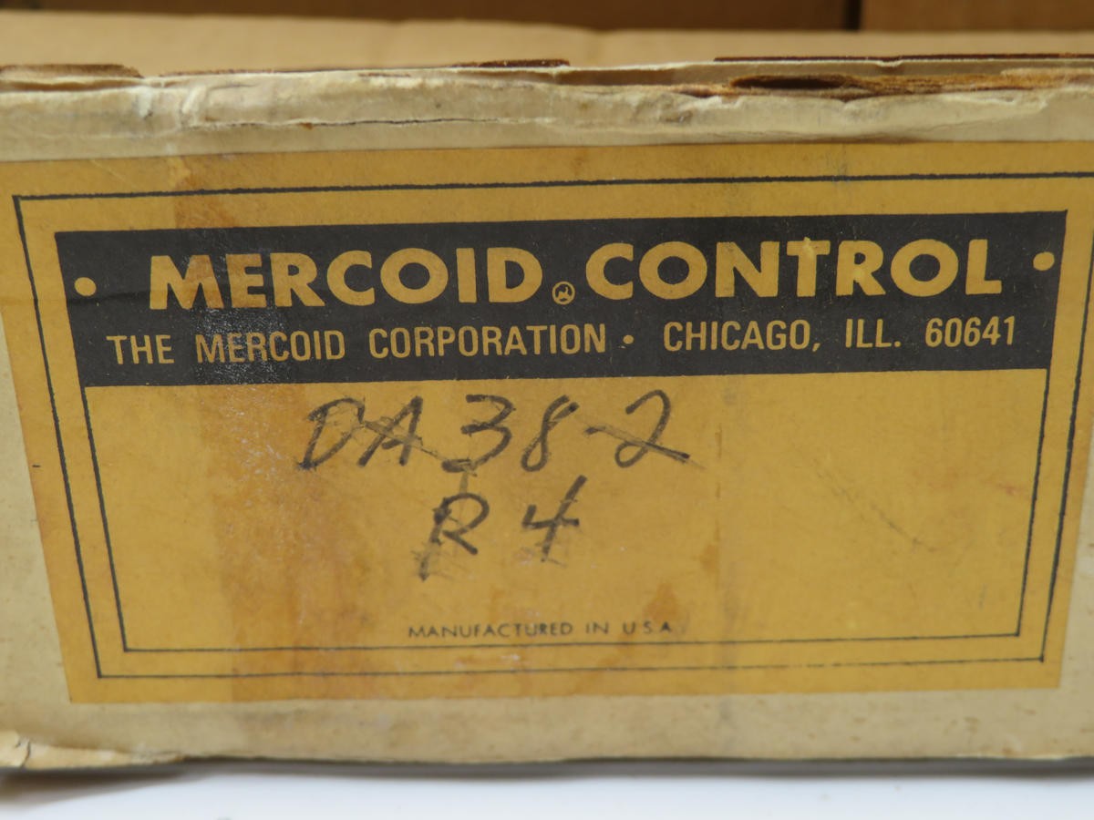 MERCOID CONTROL DA-38-2-5 TEMPERATURE CONTROL SWITCH T210836
