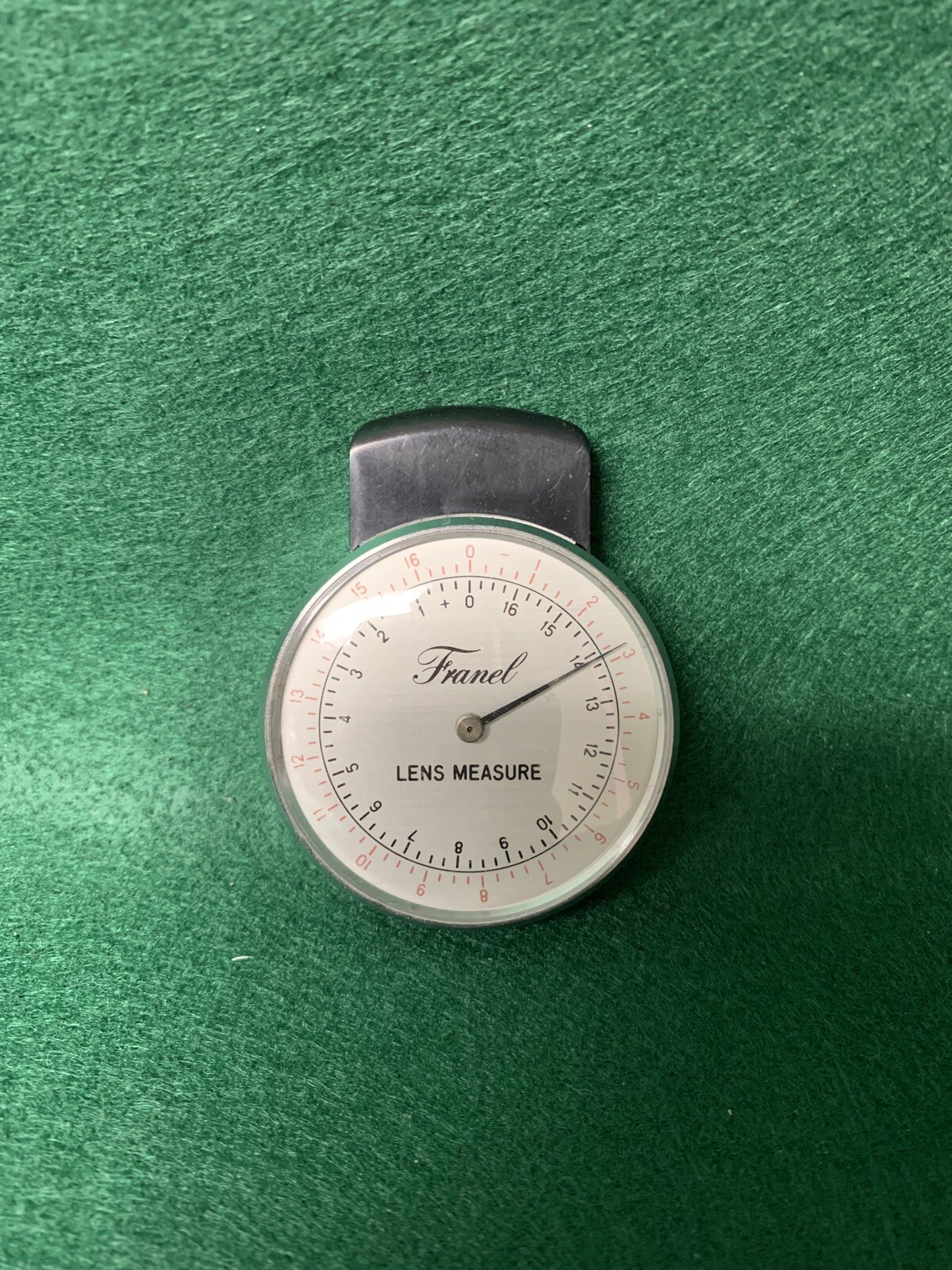Franel lens clock
