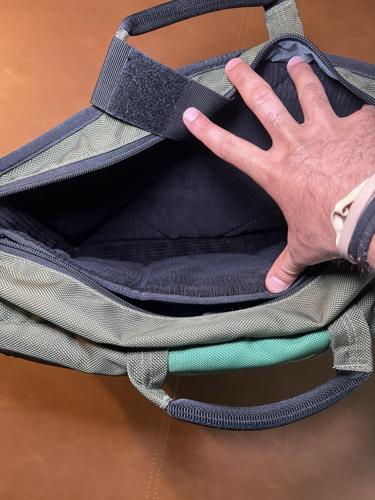Timbuk2 Solid Green/Gray/Black Messenger Shoulder Bag Padded Adjustable Strap