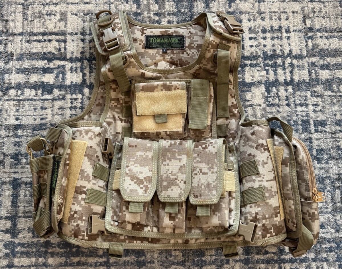 Tomahawk Tactical Apparel Digital Camo Tactical Vest Size L