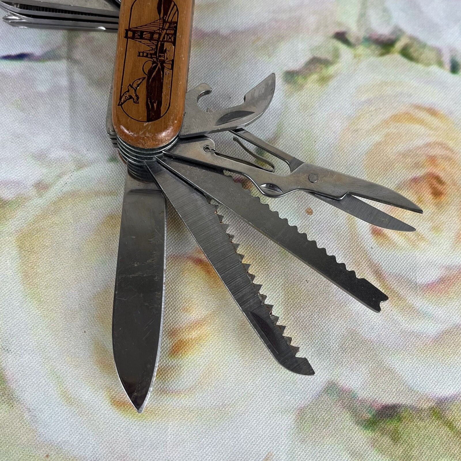 JUSTIN Multi-Tool Camping Souvenir Pocket Knife Pier 39 San Francisco CALIFORNIA