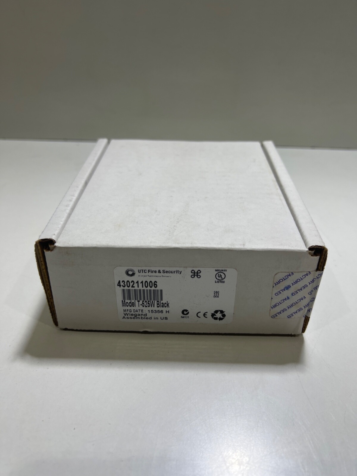 Interlogix 430211006 Model T-525W Reader, Black