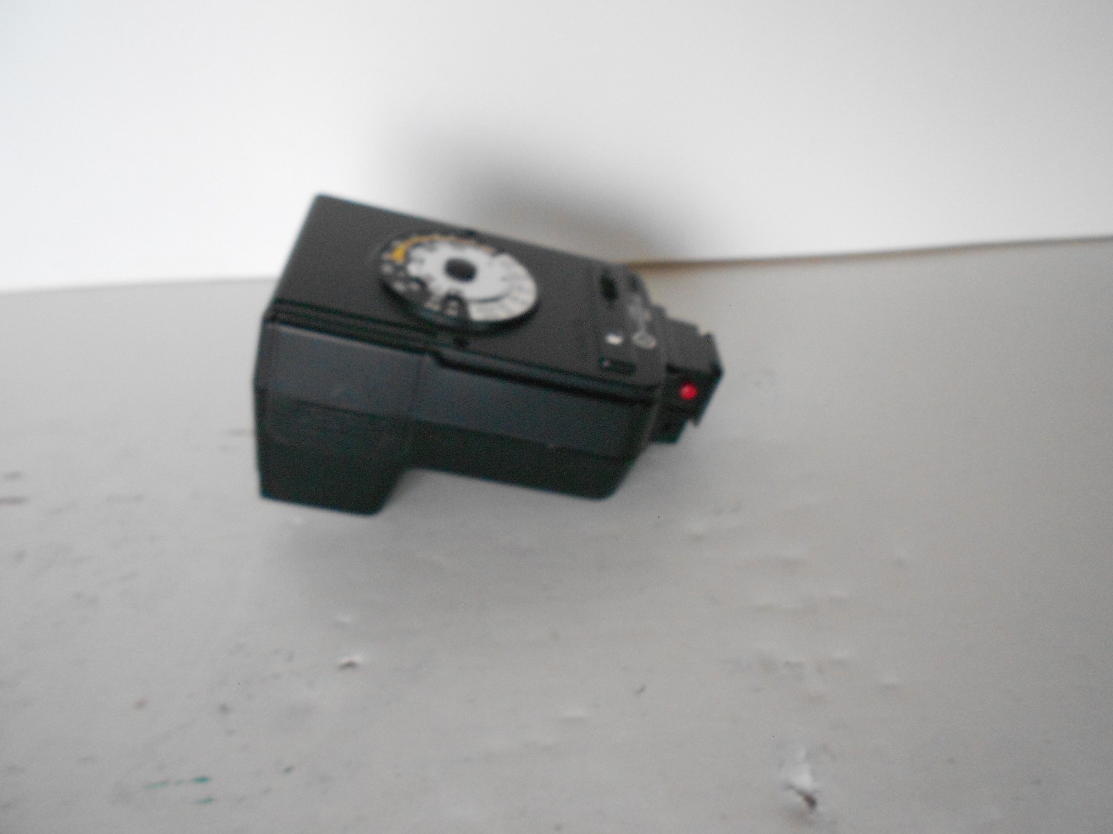 Minolta Auto Electroflash 25 Shoe Mount Electronic Flash w/PC cord VGC