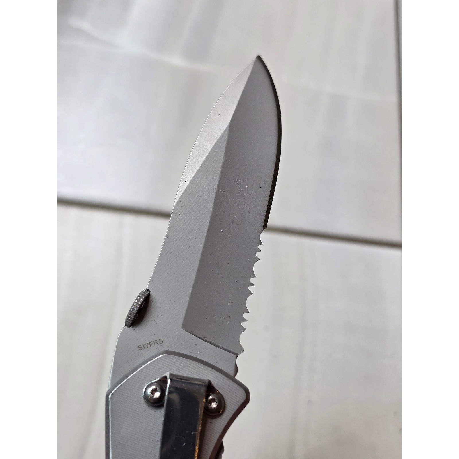 Smith & Wesson 1st Response SWFRS Folding Knife Serrated Blade Rescue Tool F1