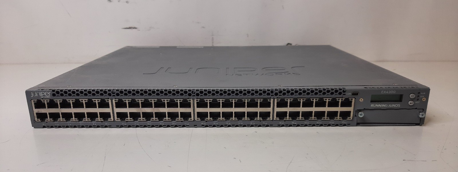 Juniper EX4300 48 Port Gigabit Switch 4x 40 Gigabit QSFP+ NO RACK EAR EX4300-48T