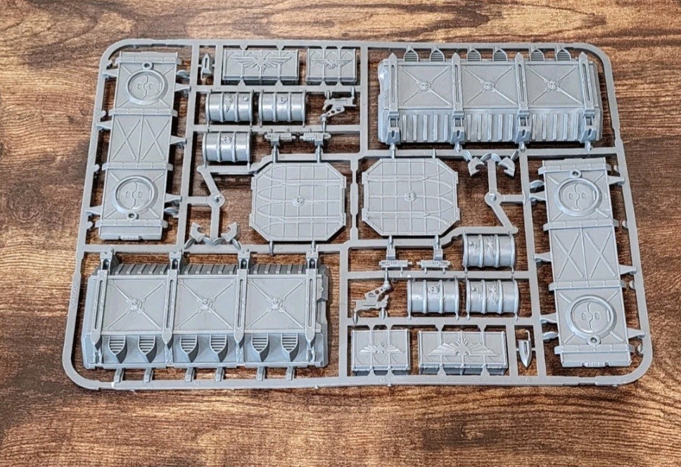 Warhammer 40k Terrain. Armoured Container, Crates & Barrels