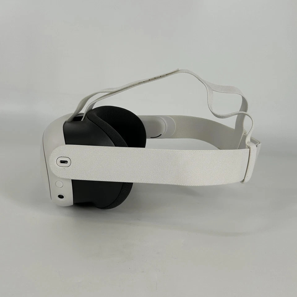 Meta Quest 3 VR Headset 512GB w/ Charger/Controllers/Regular Strap - Good