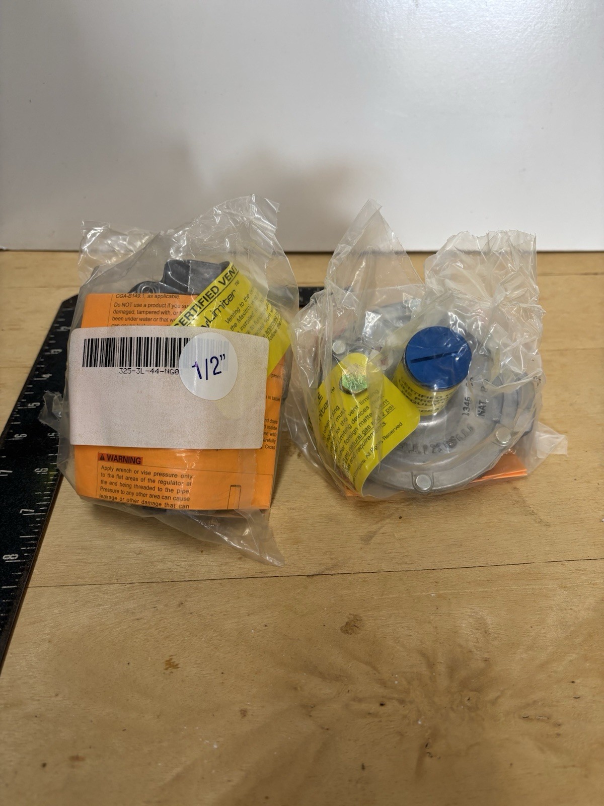 Maxitrol 325-3L-44-NG Natural Gas Gas Pressure Regulator