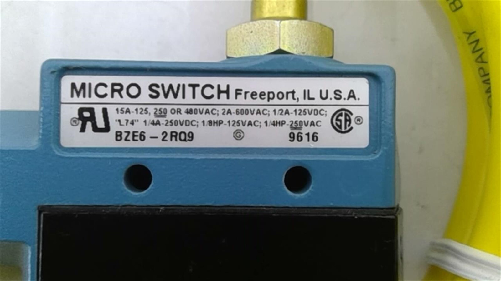 Micro-Switch BZE6-2RQP Limit Switch 15 Amp 480 Volts