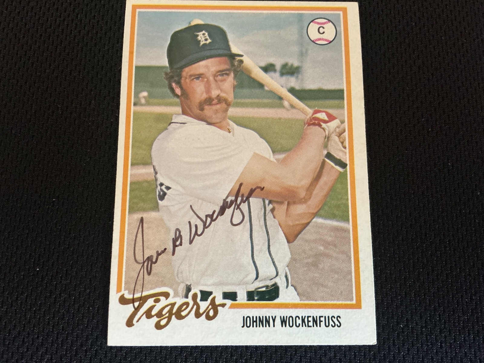 Autographed 1978. Topps  JOHN WOCKENFUSS . ( Deceased)