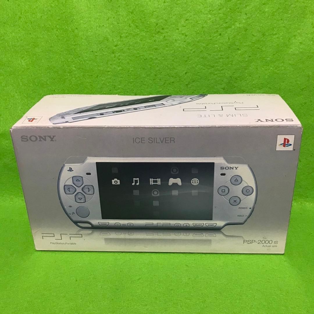 PSP Sony Psp-2000 Silver Complete Set Japan