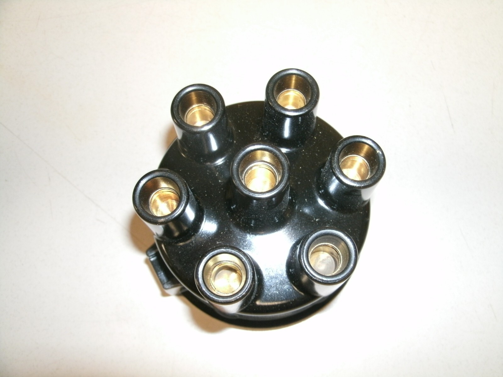 Bosch 03095 Distributor Cap Datsun 1970-73 2.4L