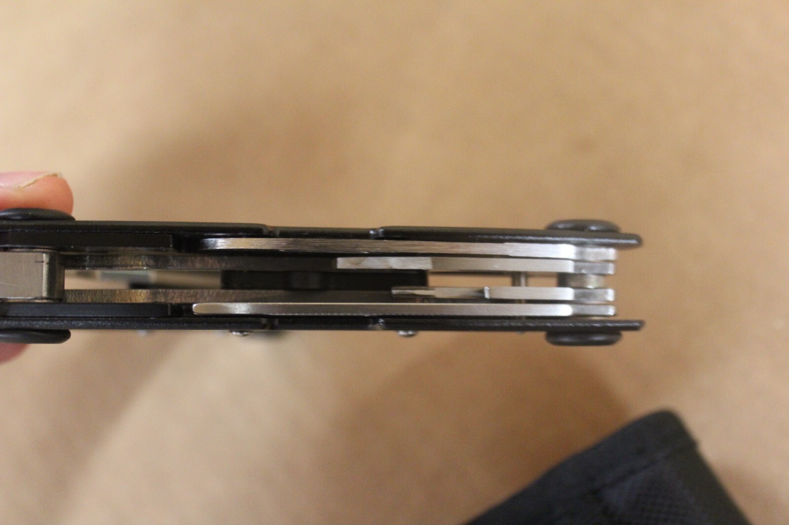 Urban Gear Multitool W/ nylon Case #BINC359