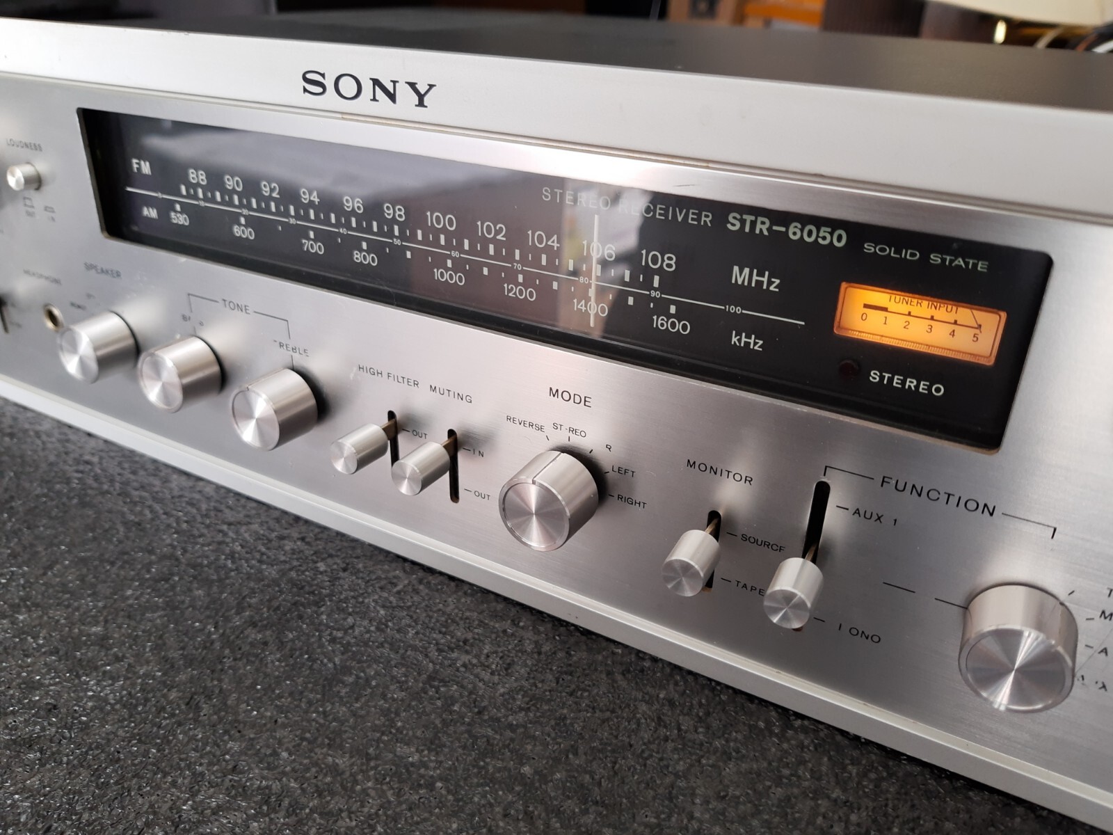 Sony STR-6050 AM/FM Stereo Receiver