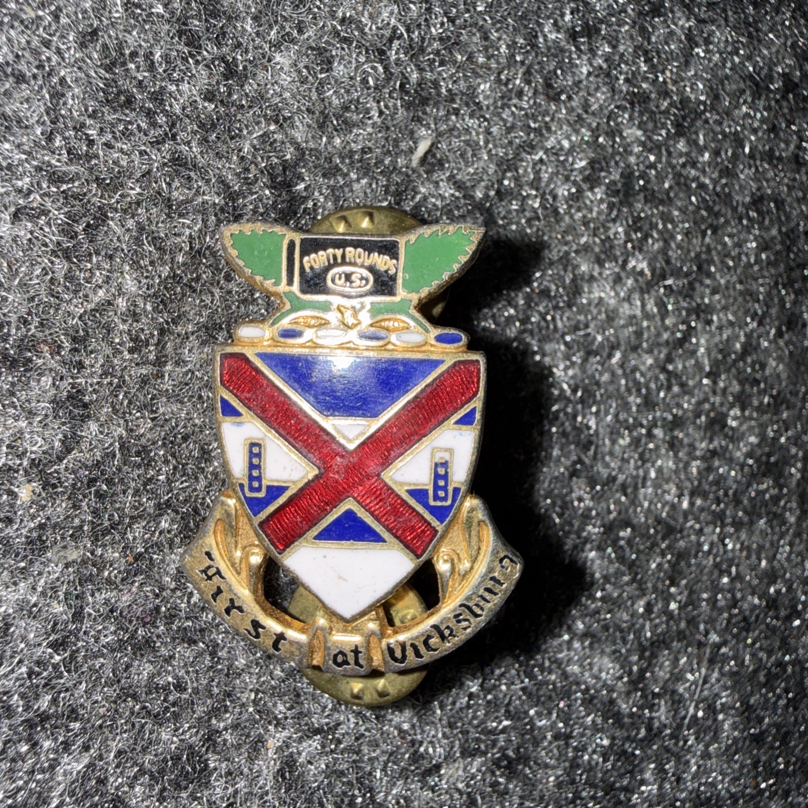 Authentic US Army Regiment 40 Rounds Crest Insignia Meyer New York Enameled Pin