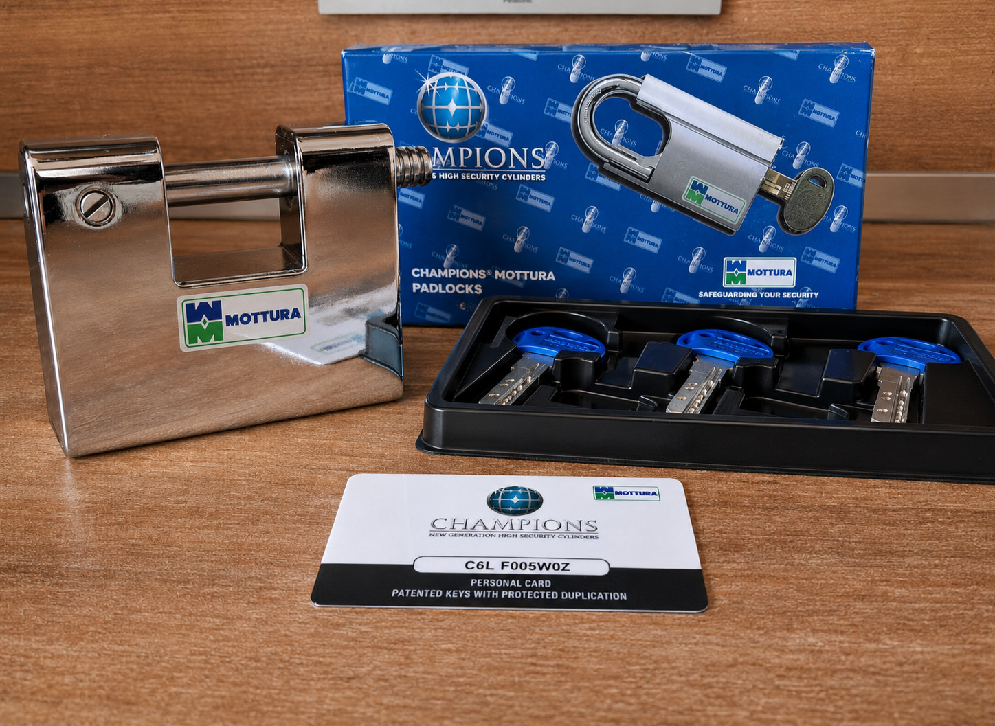 Mottura LP4L190 Padlock Shutter Lock with Mottura ChampionPro Cylinder