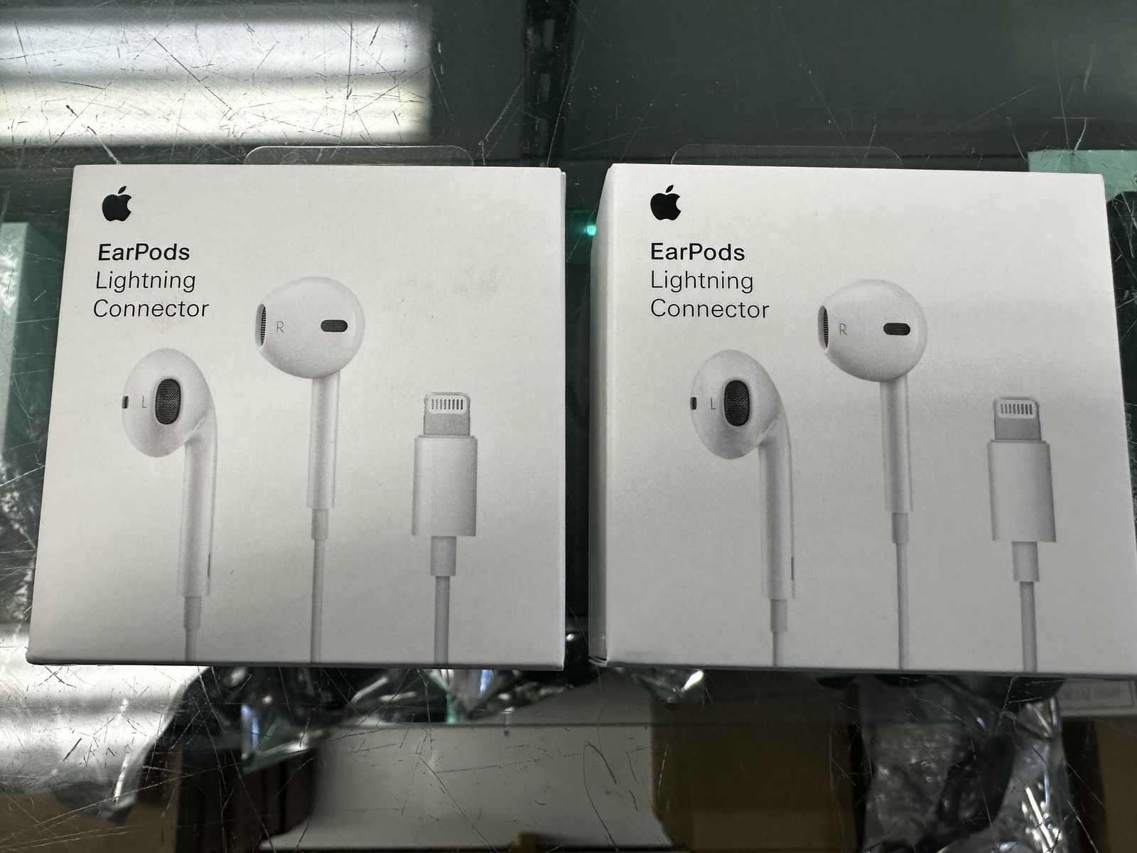 Genuine Apple OEM Wired USB  -  Lightning EarPods Headphones 2 Pack! 2X