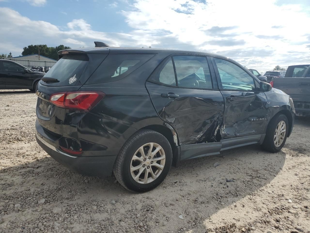 EQUINOX 2018 Glove Box 4823952