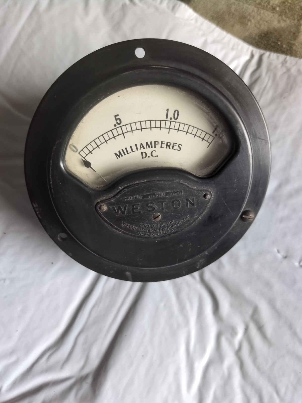 VINTAGE STEAMPUNK Round PANEL METER - WESTON 0-1.5 MILLIAMPERES DC Model 431