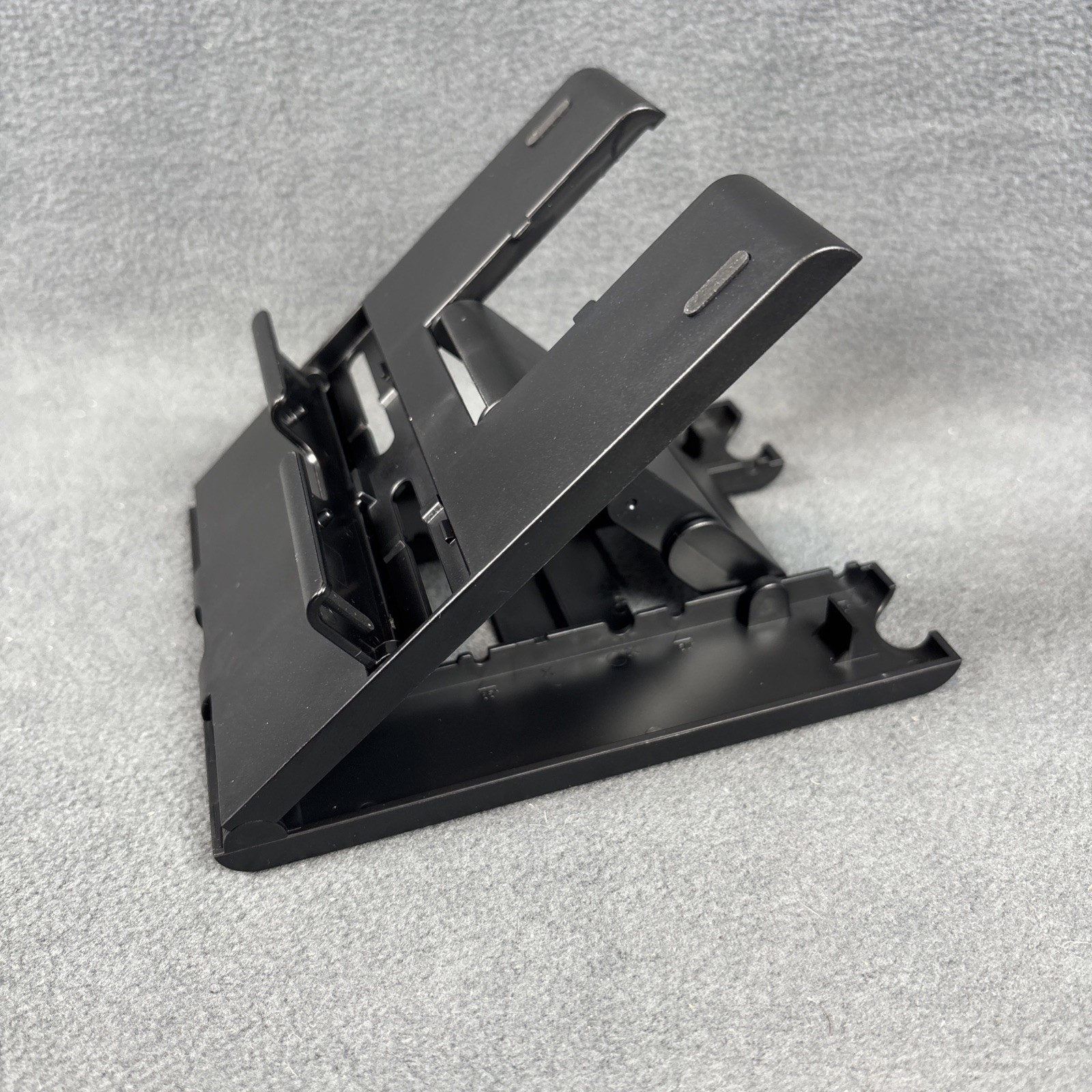 Nintendo Switch - Play Stand By Amazon Basics
