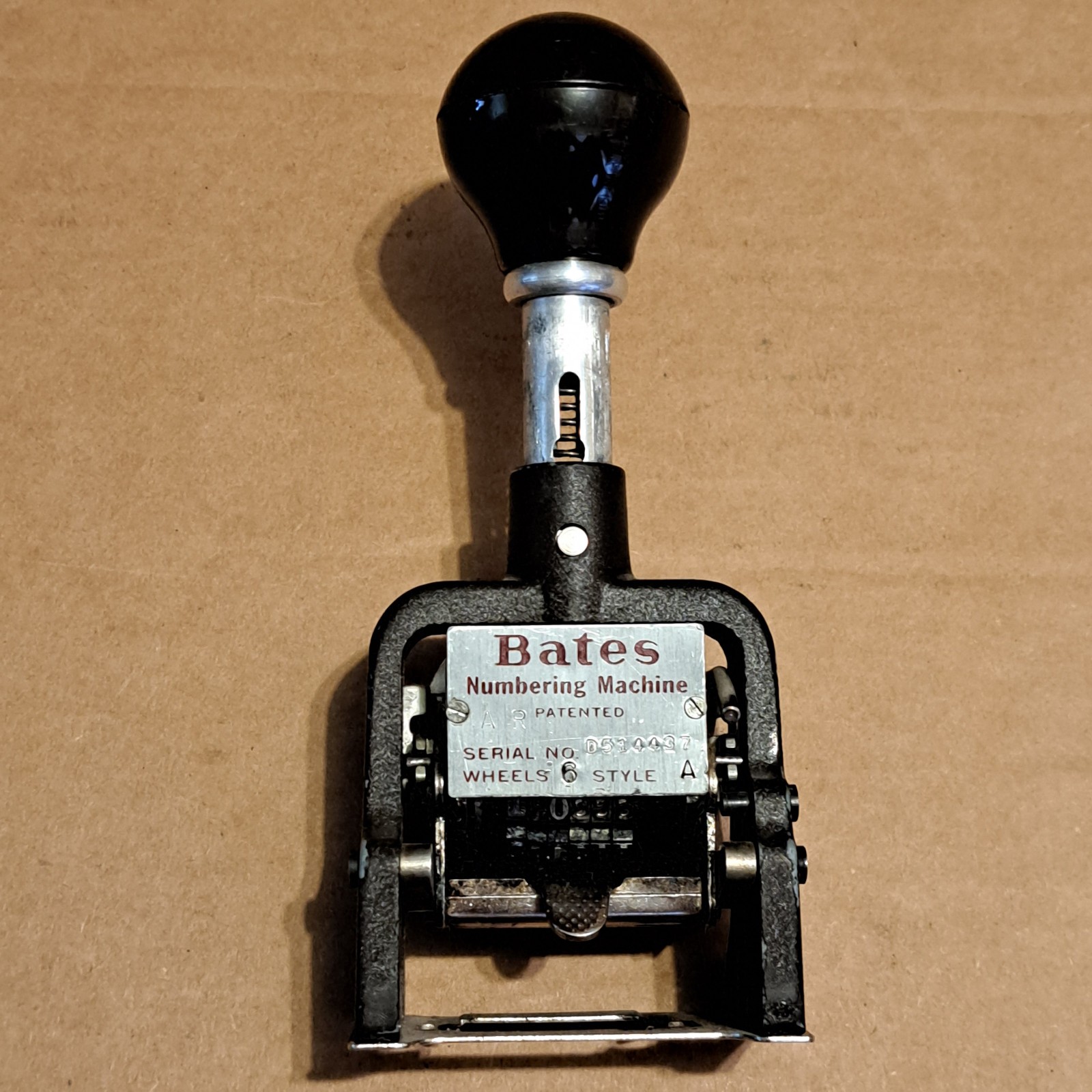 BATES NUMBERING MACHINE. 6 WHEELS / 6 DIGITS. 4 NUMBERING SETTINGS