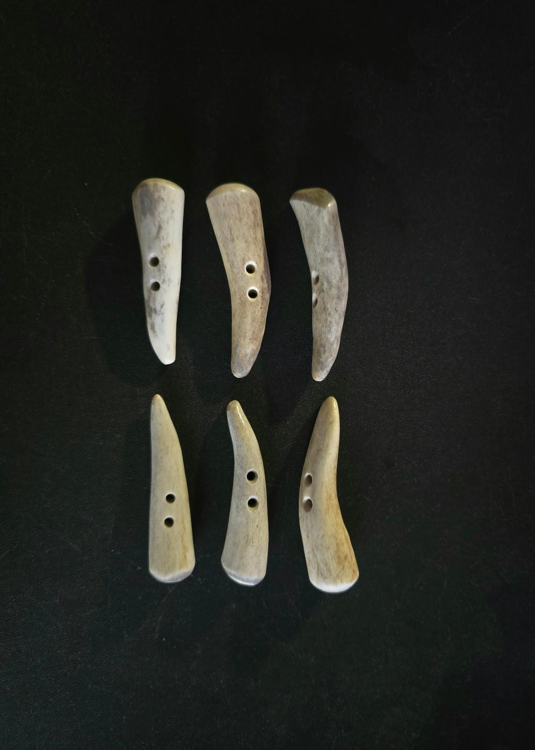 ANTLER BUTTONS,2 1/2"TOGGLES,TINES,SHEARLING COATS,6 NICE CHUNKY PIECES,212-28