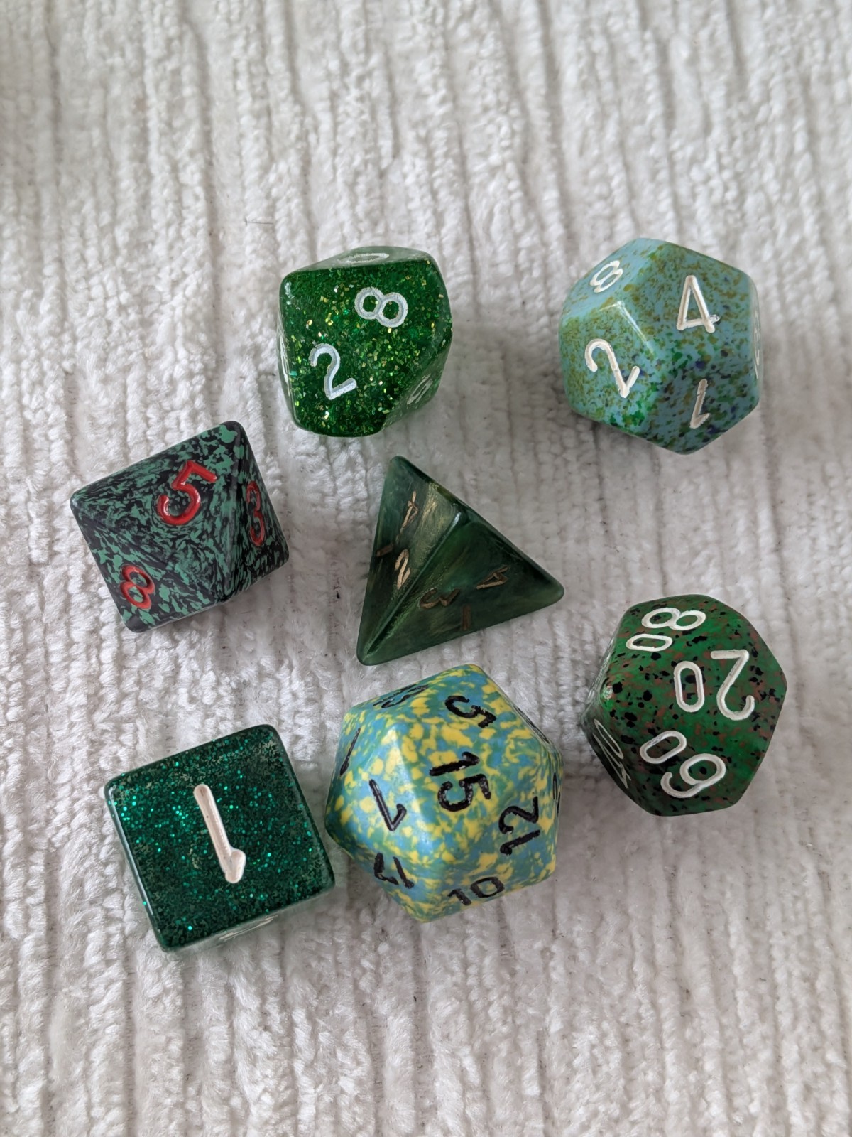 7 Die Set Poly RPG DnD Dungeons Dragons AD&D Pathfinder Mixed Colors Vintage GUC