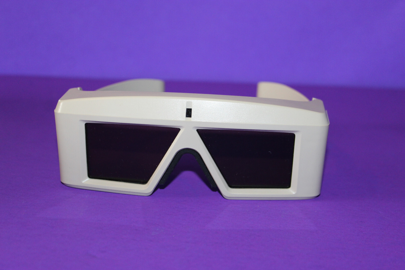 StereoGraphics Crystal Eyes 3D & Transmitter & Stand with COA