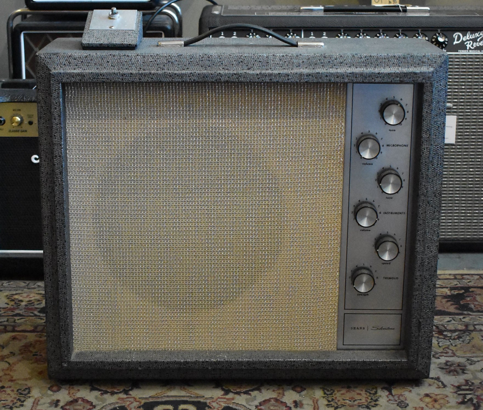 1960's Silvertone Model 1482 1x12" Combo Amplifier Silver