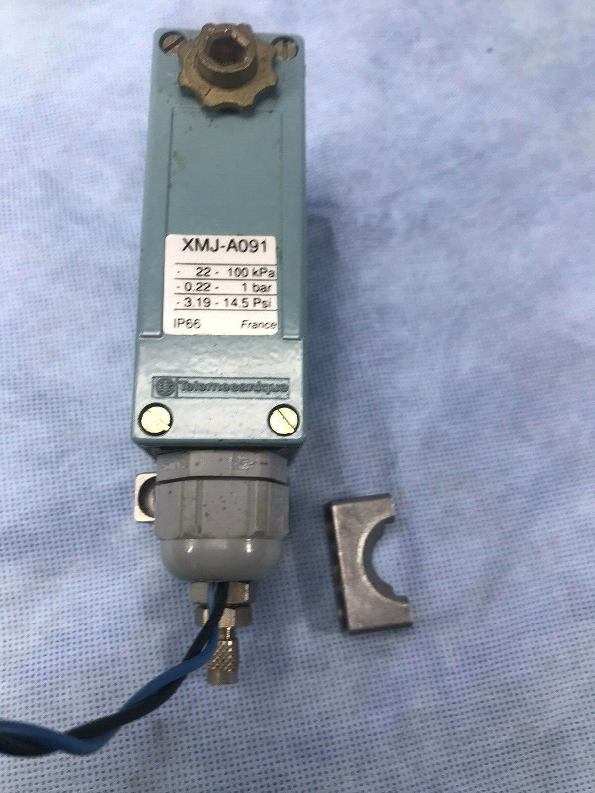 TELEMECANIQUE XMJ A091 PRESSURE SWITCH XMJA091