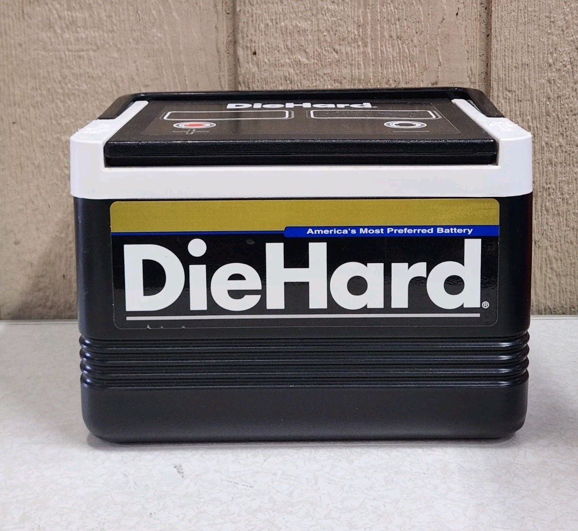 Igloo Die Hard Battery 6pk Cooler ~ GOOD USED CONDITION