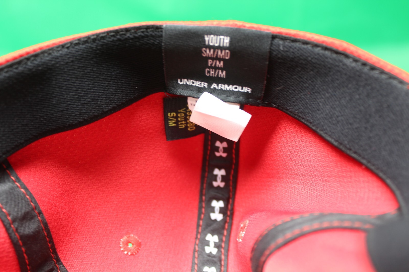 Under Armour Red Baseball Cap hat Black Logo Youth Classic Fit S/M Fitted